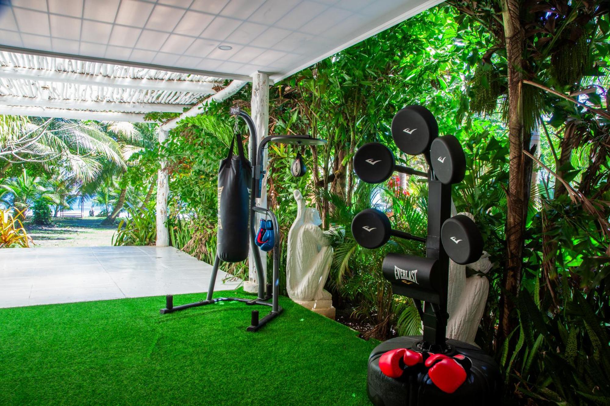 Le Cameleon Boutique Hotel Puerto Viejo de Talamanca ภายนอก รูปภาพ