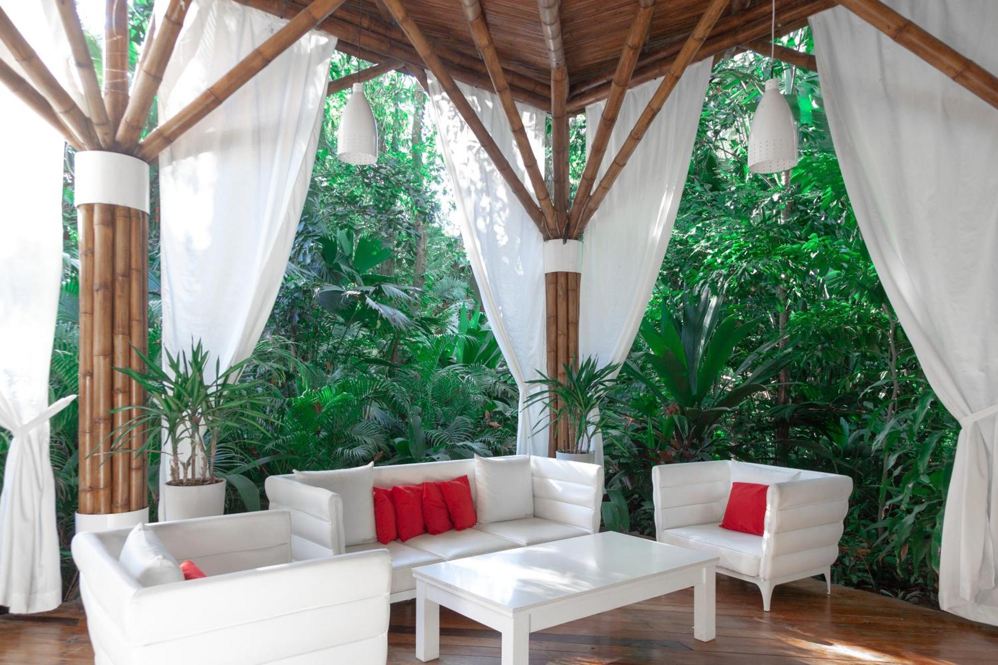 Le Cameleon Boutique Hotel Puerto Viejo de Talamanca ภายนอก รูปภาพ