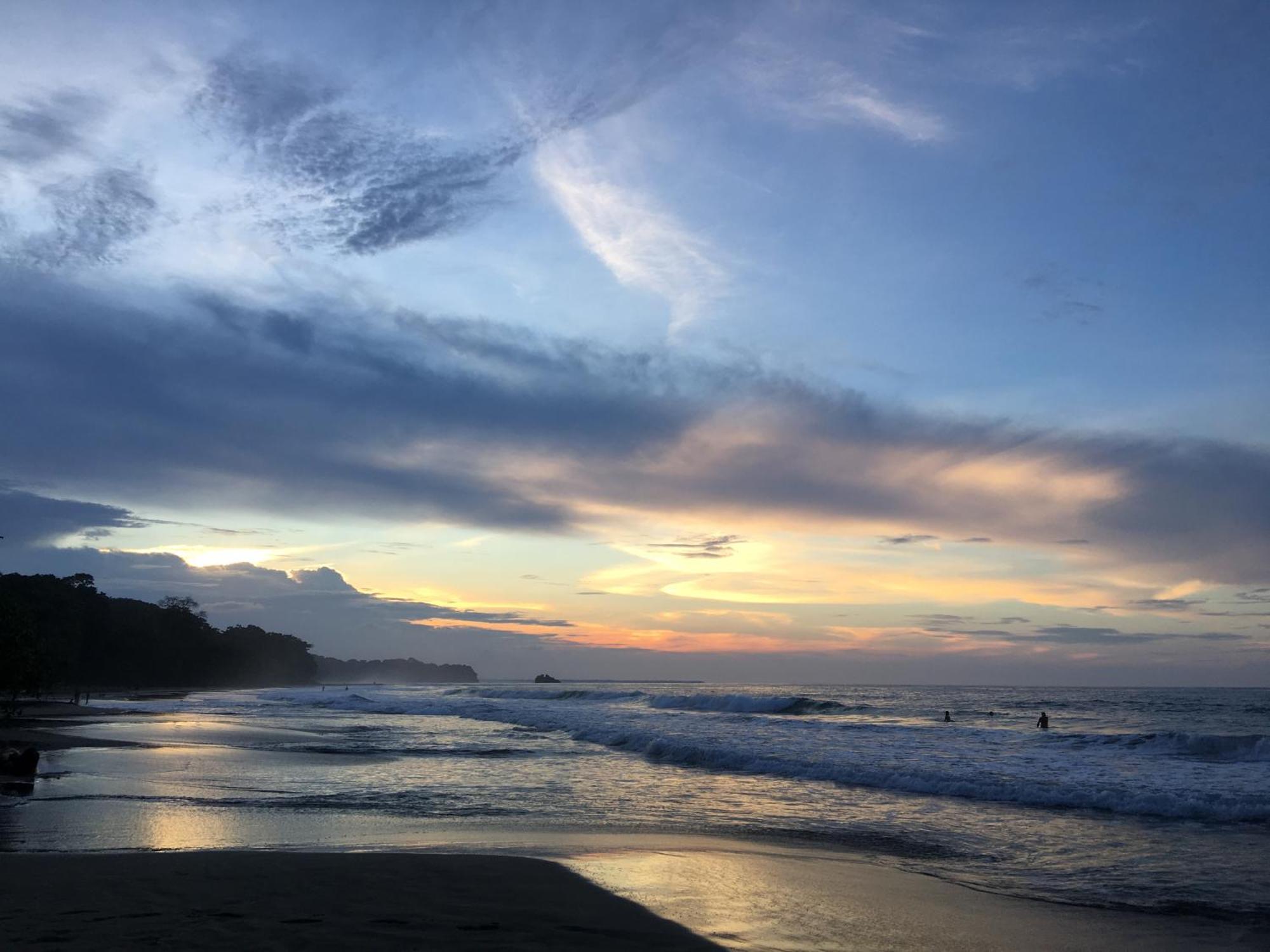 Le Cameleon Boutique Hotel Puerto Viejo de Talamanca ภายนอก รูปภาพ
